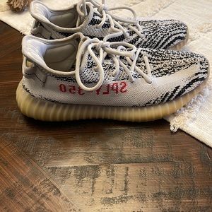 Yeezy 350 Zebra men’s size 8